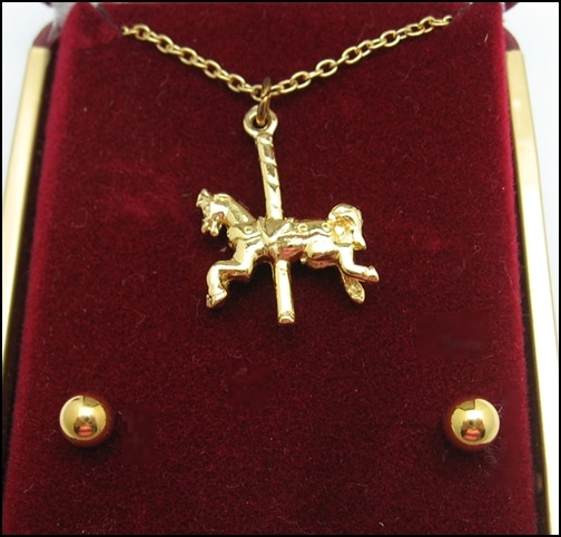CAROUSEL MERRY GO ROUND HORSE NECKLACE & Earrings SET , Pierced Goldtone  In Box